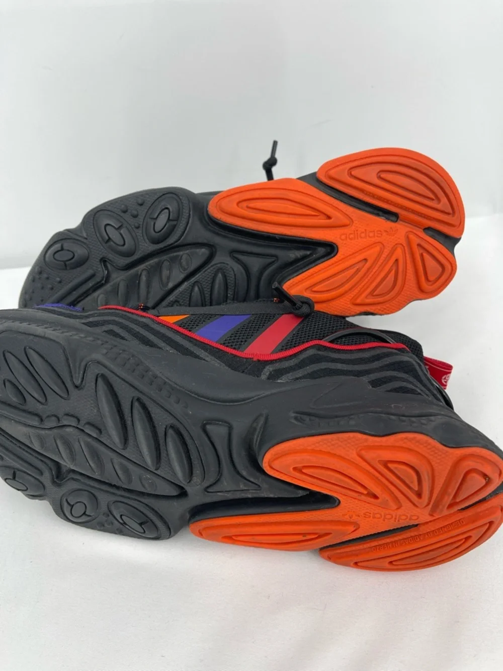 adidas Black Sneakers with Red, Orange, Yellow & Blue Graphic Insole MENS 8.5 - Picture 10 of 10